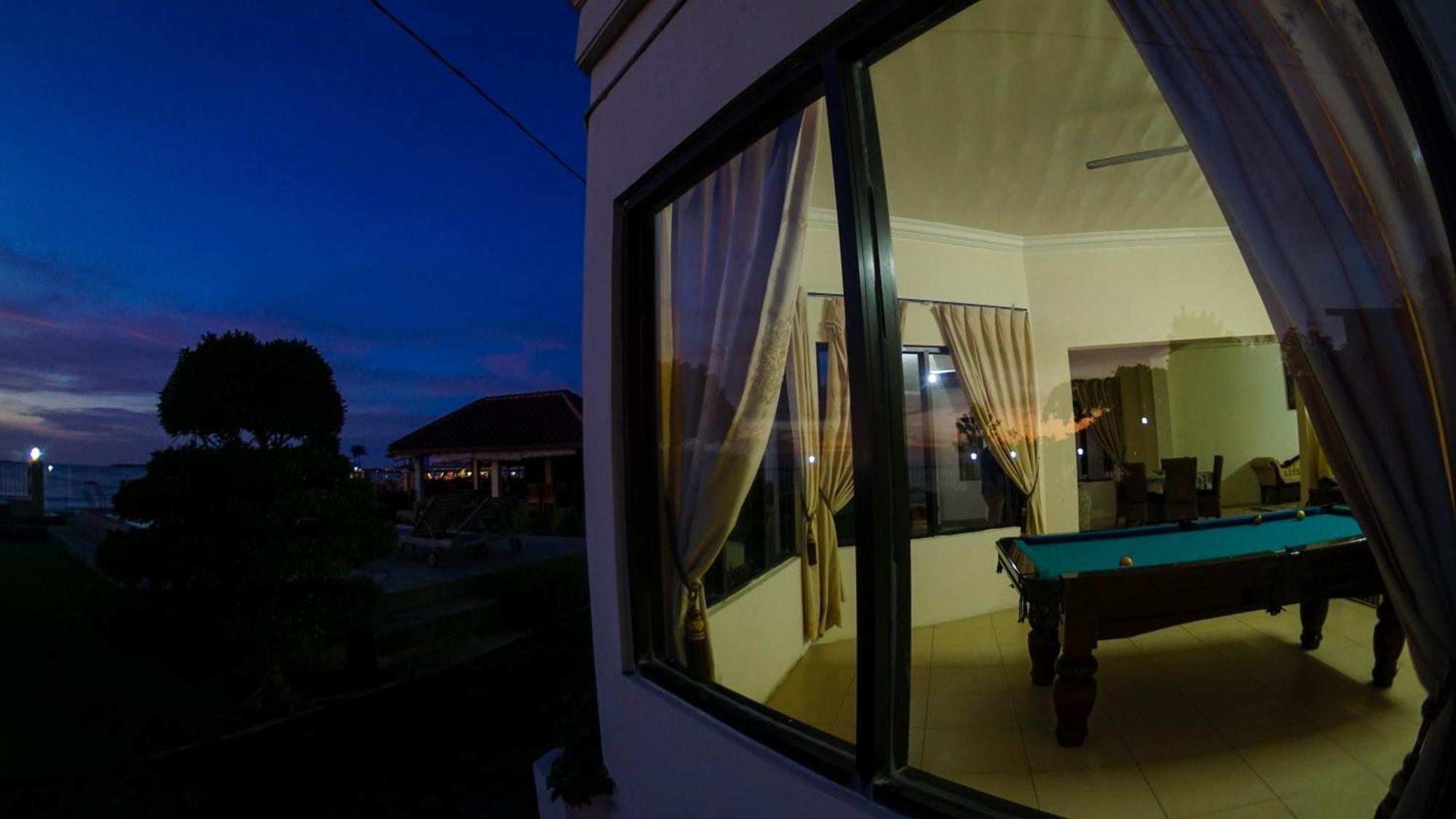 Seaview Beach Resort Jepara Exterior foto